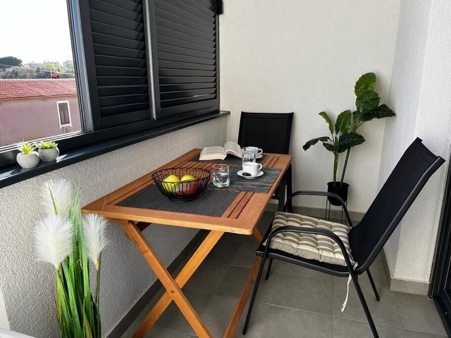 Art Apartment Monvidal Pula Exterior photo